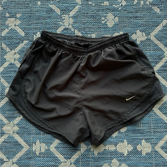Lined Nike Dri Fit Running Shorts size Small - Picture 1 of 3